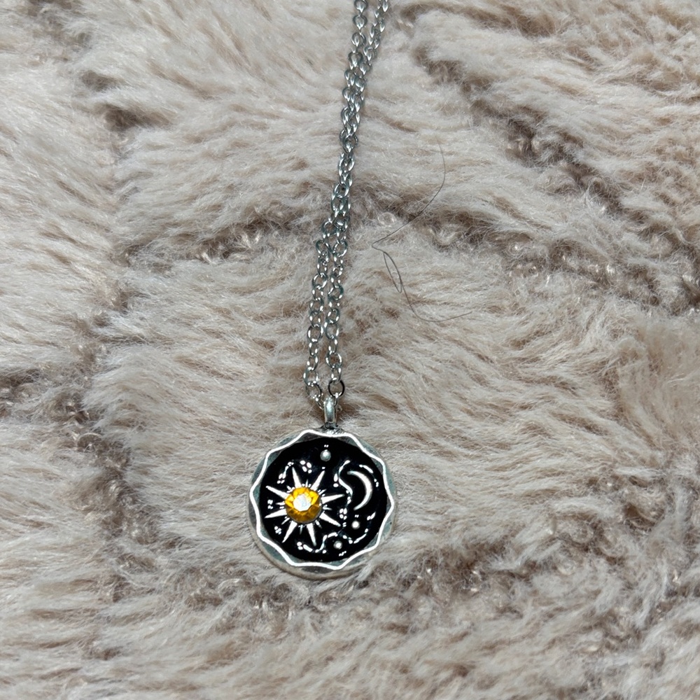 Elegant Black and Silver Pendant Necklace